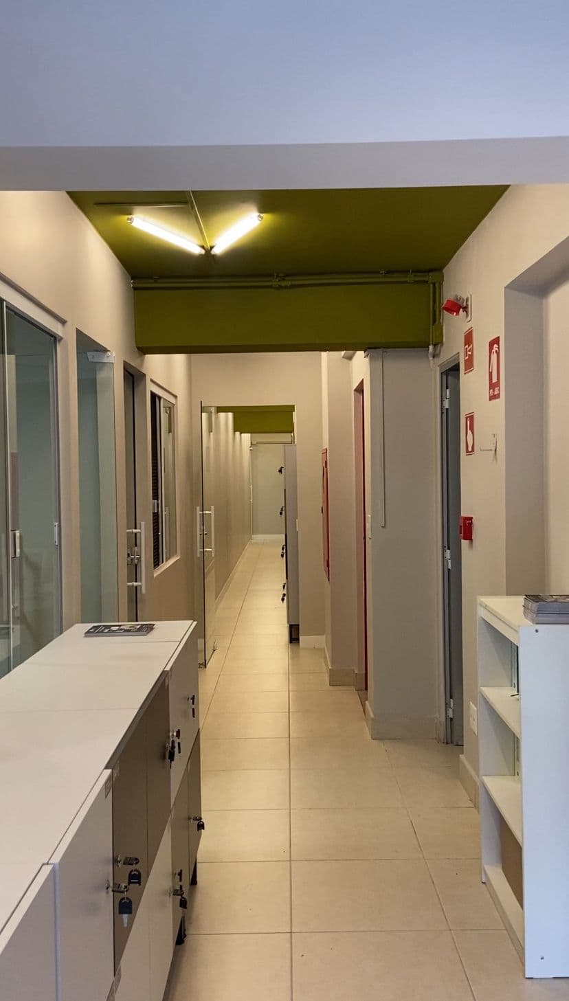 Corredor da Êxito com teto verde